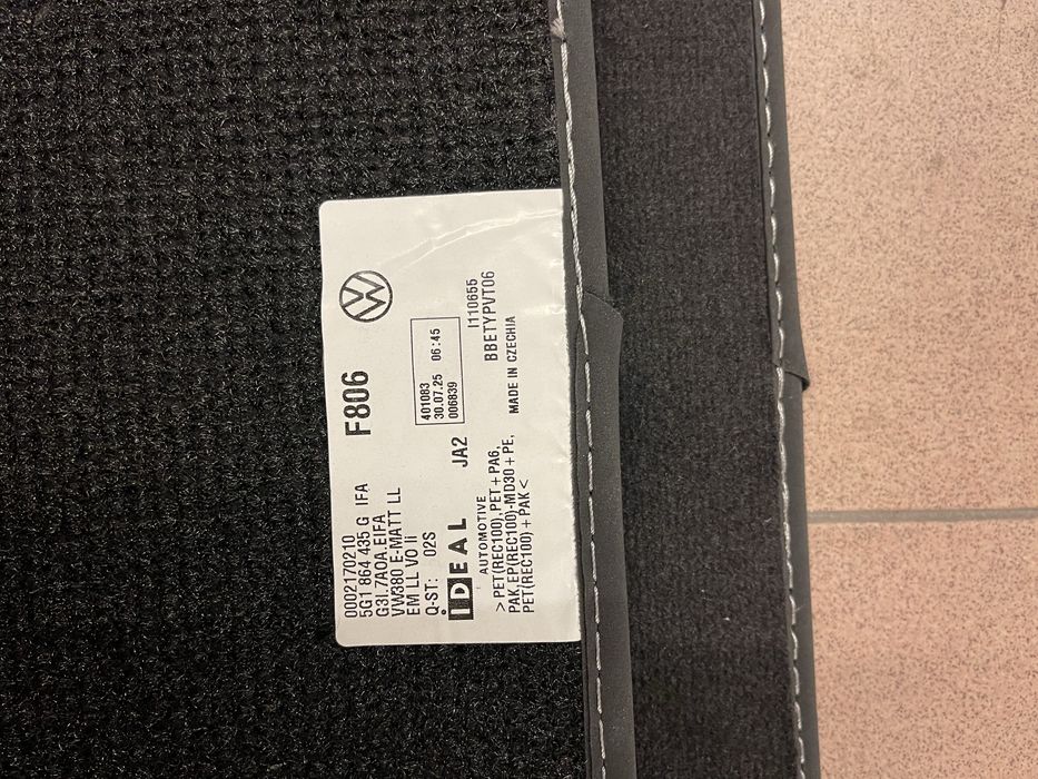 Tapetes novos originais para Golf 8 e para Skoda Enyaq