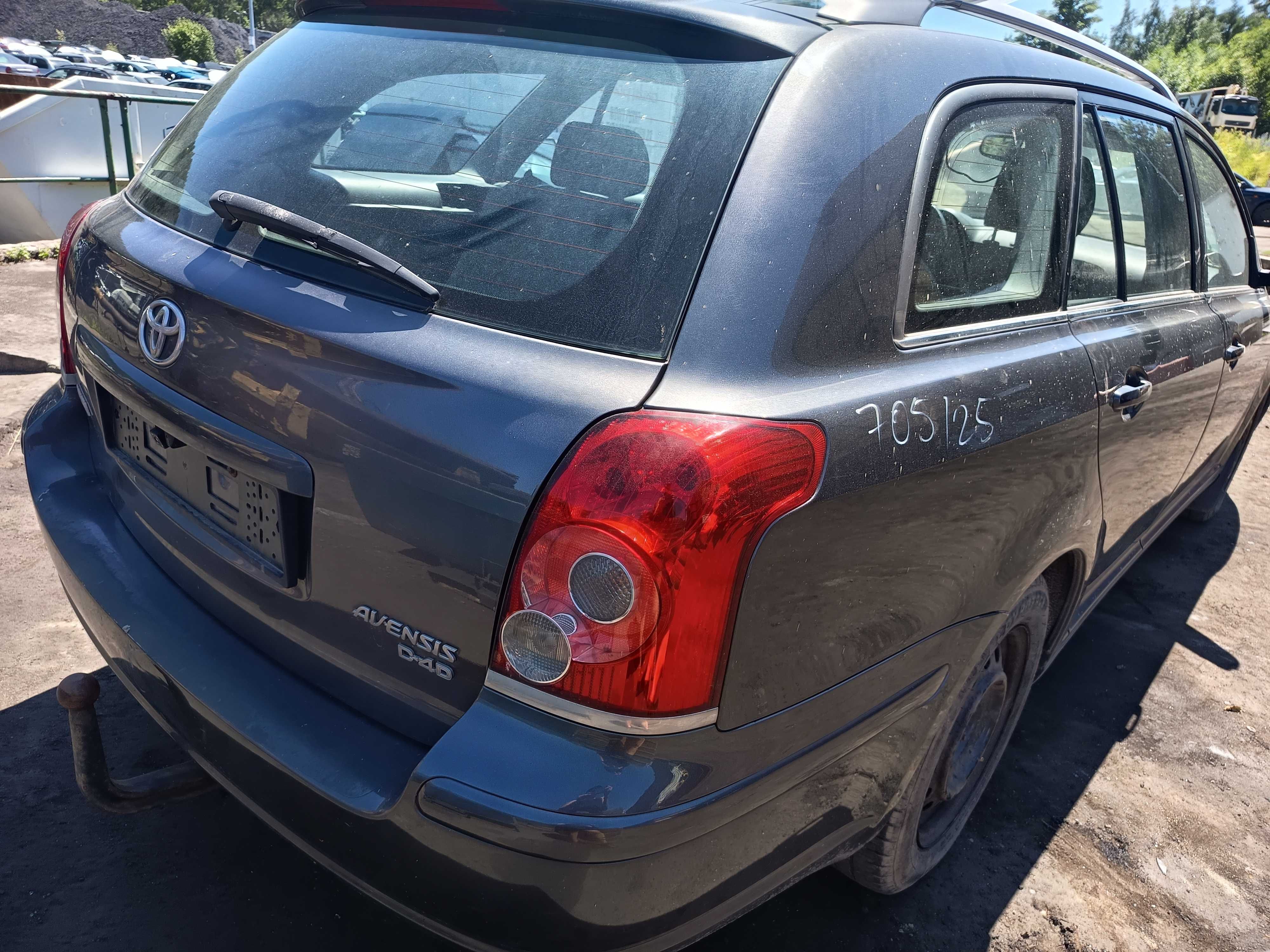 Toyota Avensis T25 Lift 1G3 maska przednia FV transport/dostawa