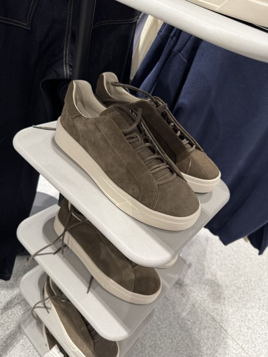 Чоловічі кросівки zara