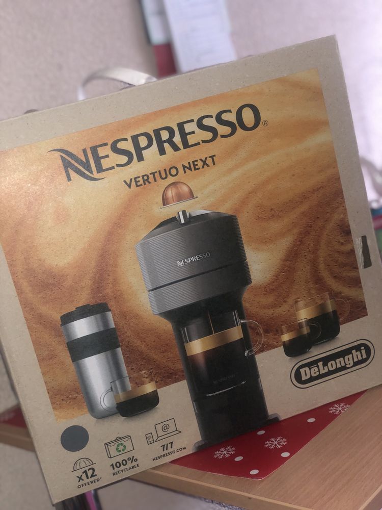 Ekspres nespresso vertuo jak  nowy
