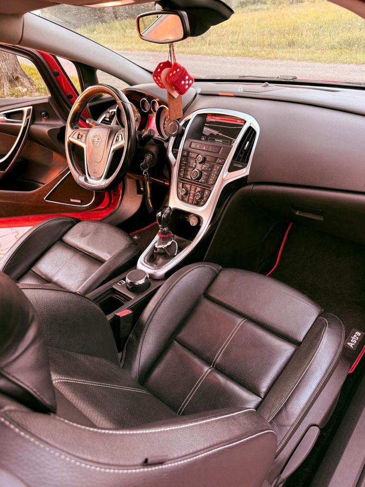 Opel Astra J GTC 2014 1.7 CDTI