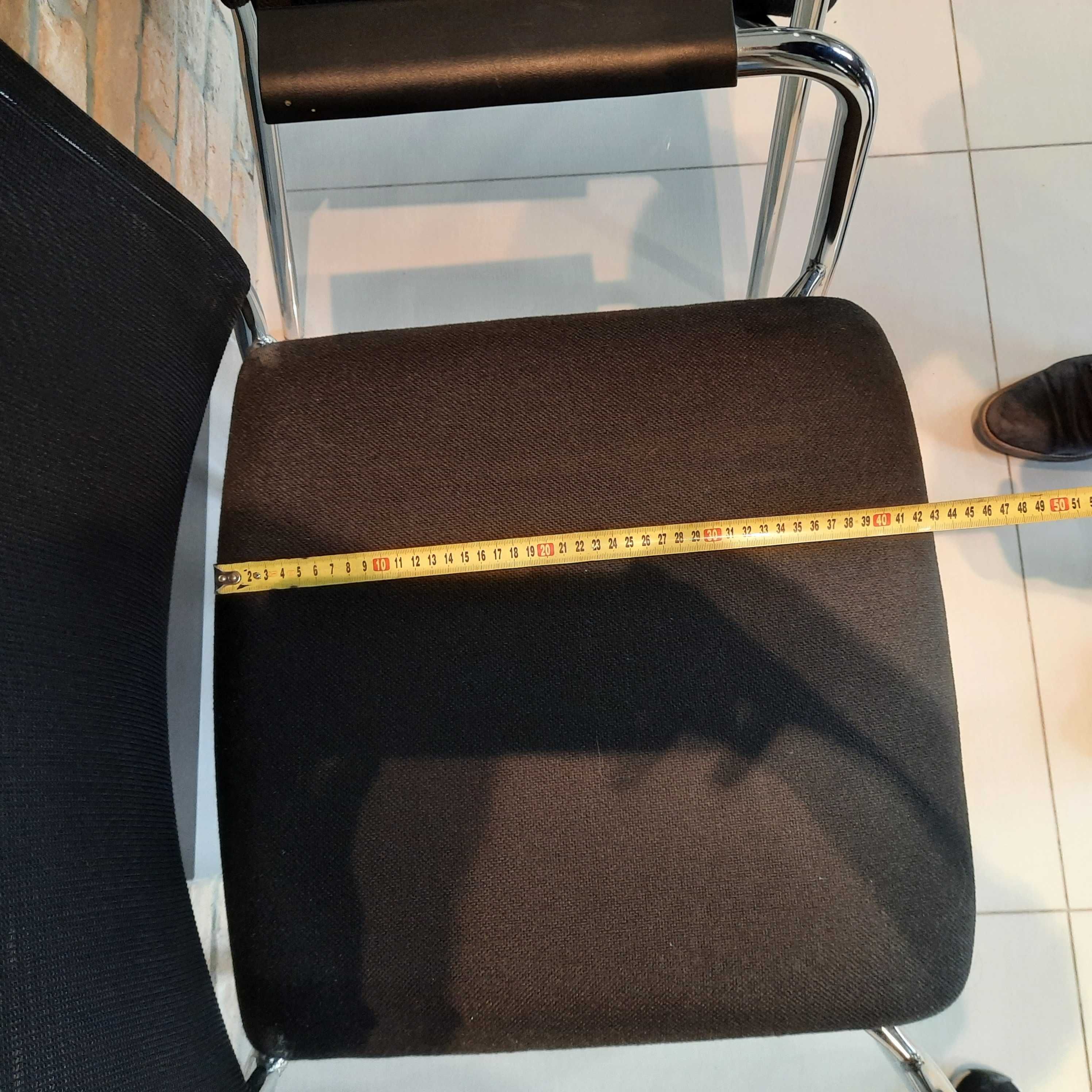 Krzesło konferencyjne