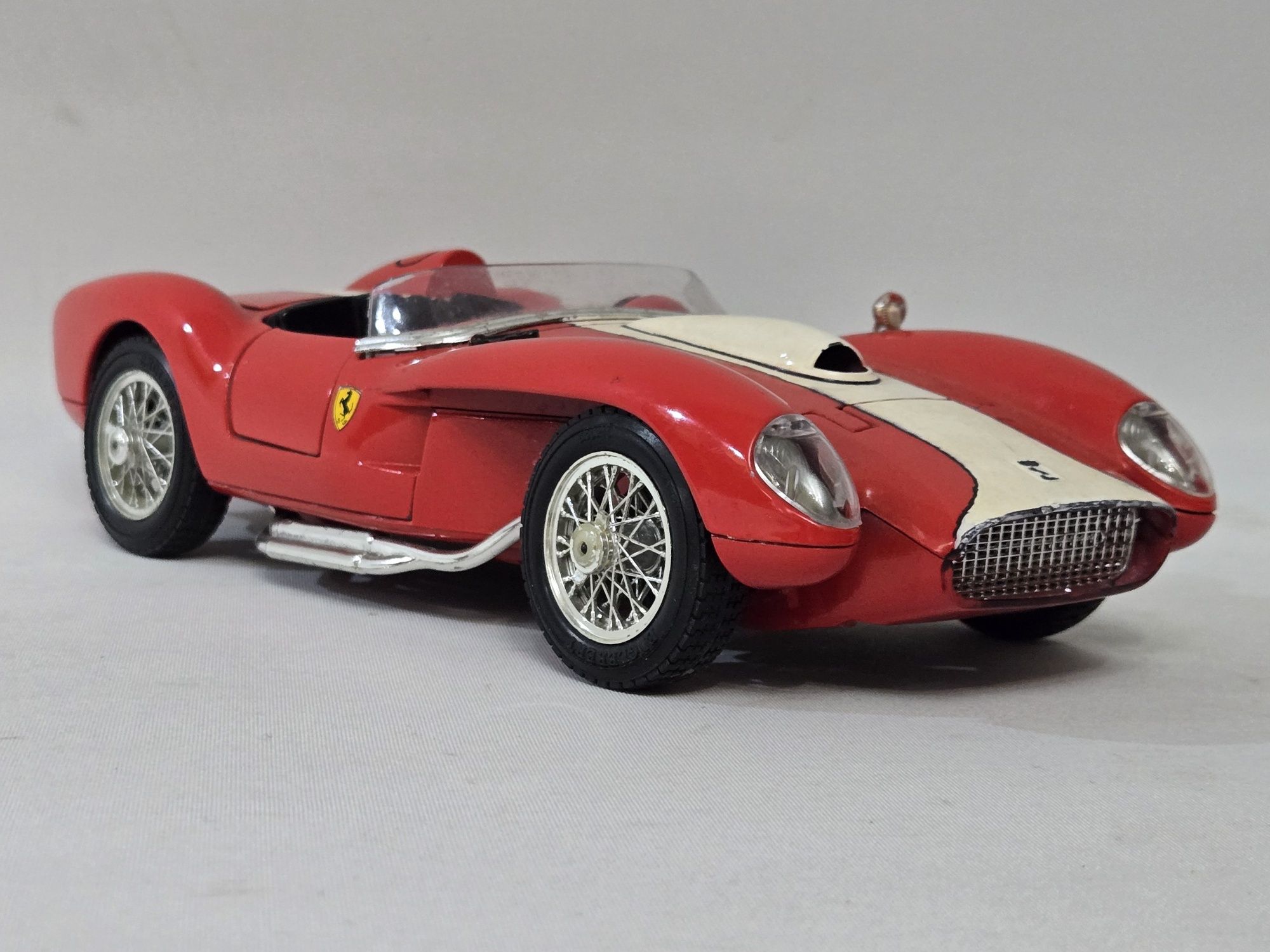 Miniatura Ferrari 250 Testa Rossa 1/18