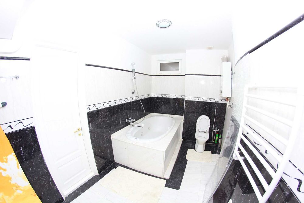 Дворівнева квартира в центрі Одеси