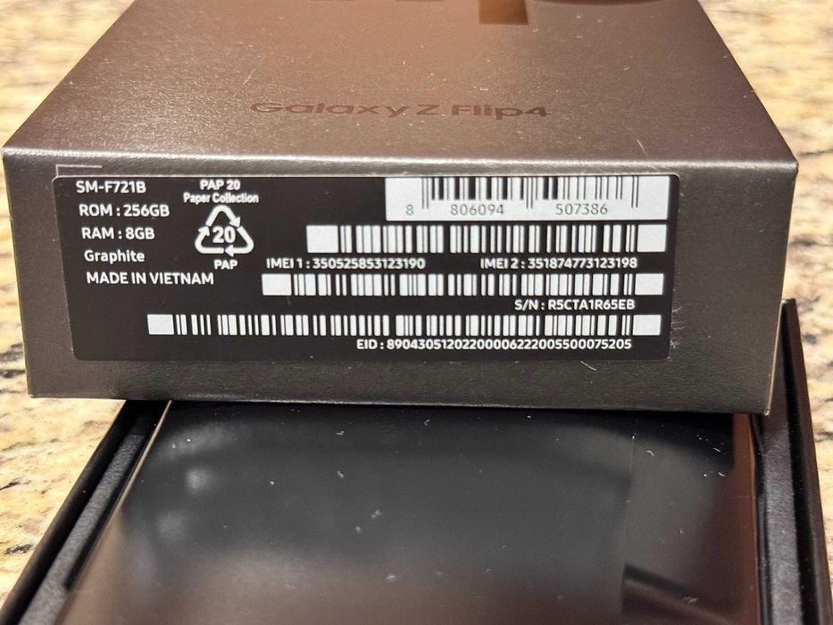 Samsung Galaxy Z Flip4