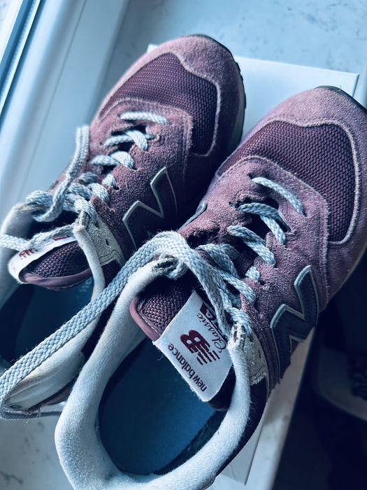 Uszkodzone bordowe New Balance ML574EGB
