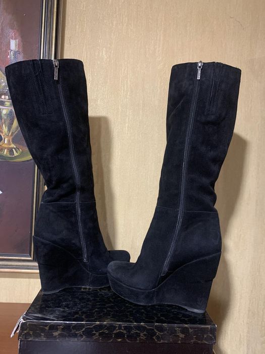 Стильні жіночі чоботи MiuMiu Італія