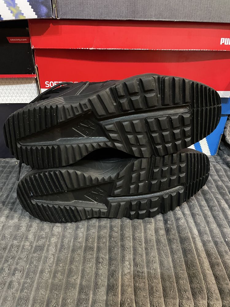 Кросівки Nike Air Huarache Utility Triple Black 40,5(25,5см) ориг