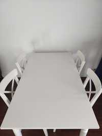 Stół rozkładany biały 155/215x87 cm z krzesłami