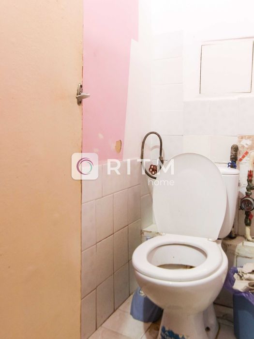 Продається 2-кімнатна квартира на проспекті Молоді!