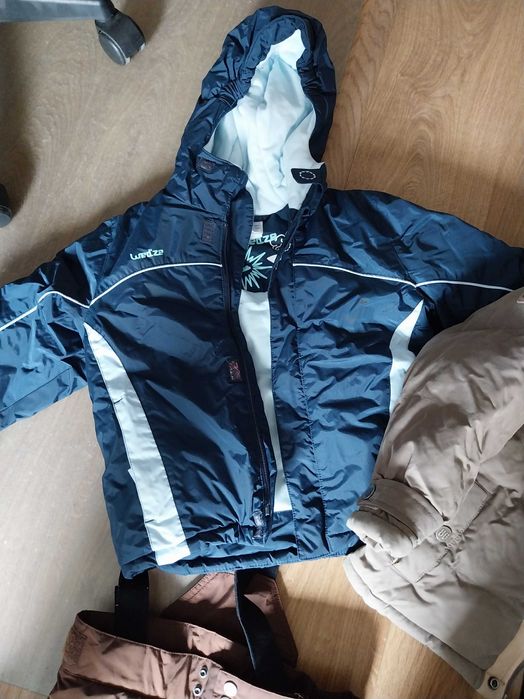 Roupa para neve 2/4 anos - botas,2 casacos e 2 calças neve