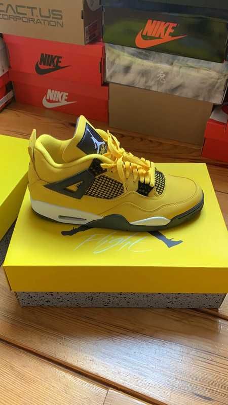 Nike Air Jordan 4 rétro Lightning Yellow 2021  EU 41