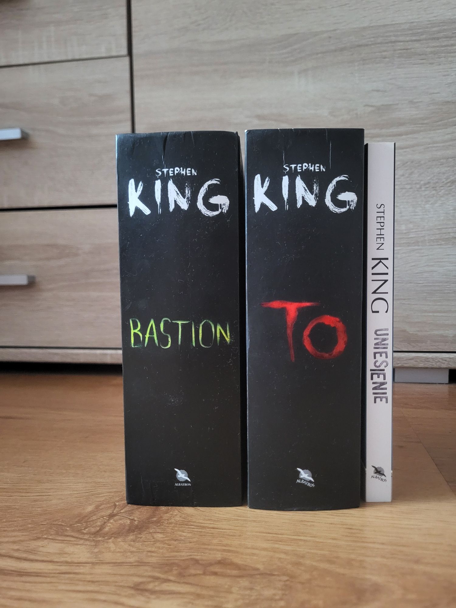 Stephen King To Bastion Uniesienie