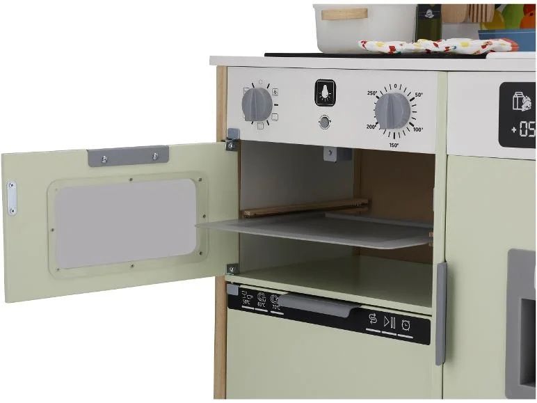 Дуууже крута дерев'яна кухня для дітей