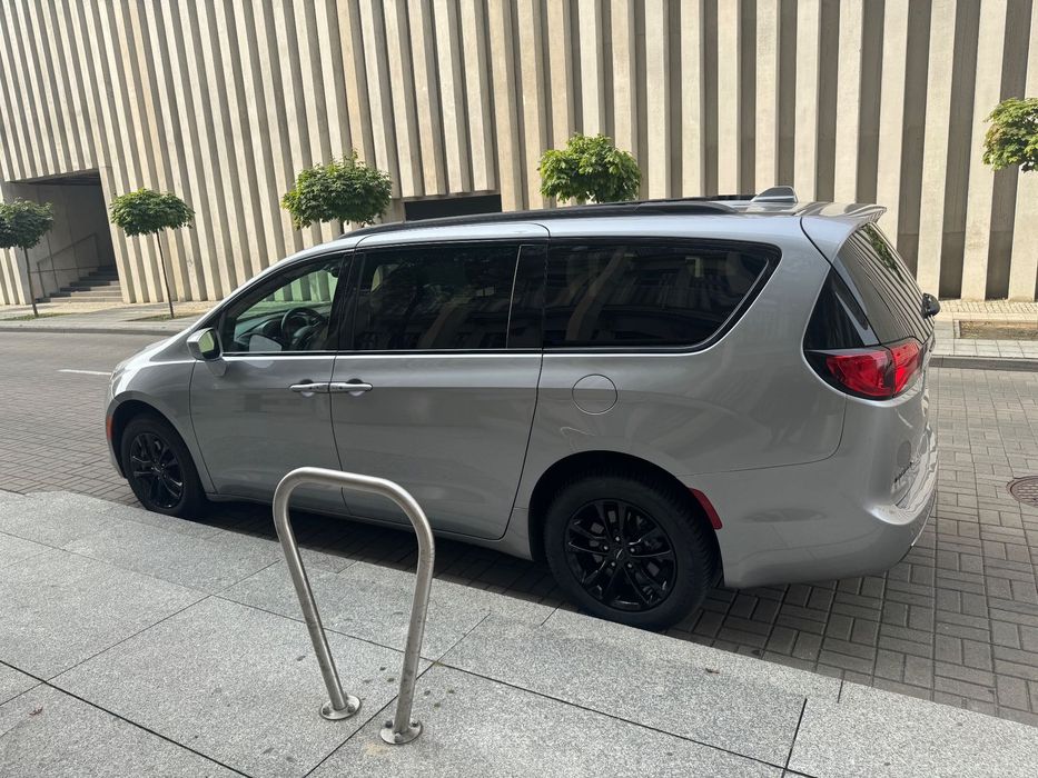 Chrysler Pacifica TOURING L AWD Vat23% Leasing