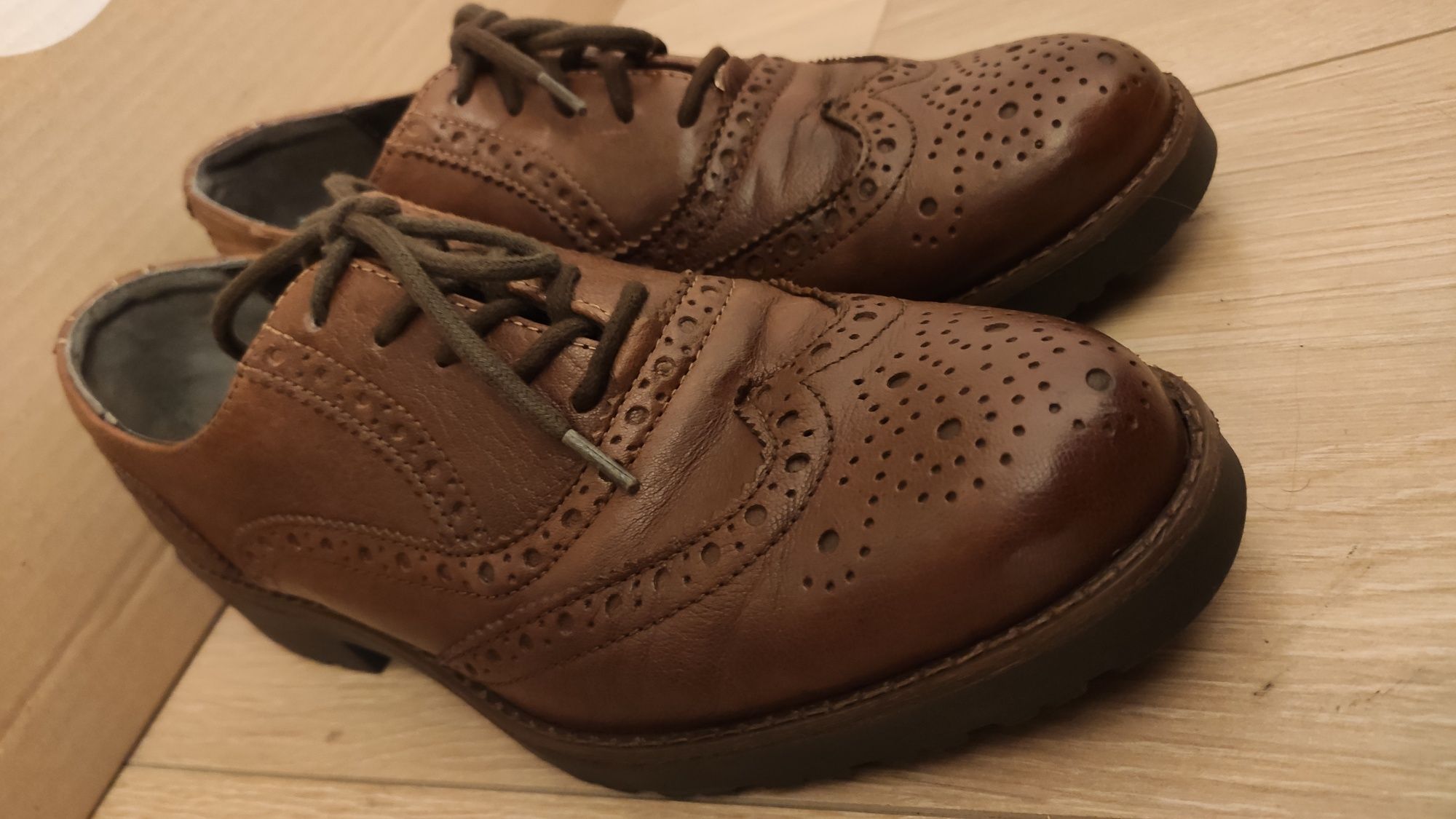 Eleganckie buty skórzane męskie 39 brązowe