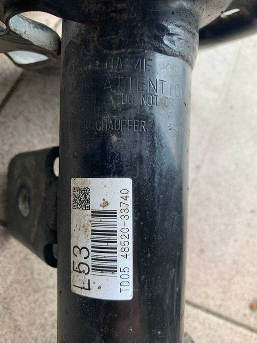 Амортизаторы, стойки передние Toyota Camry VX70