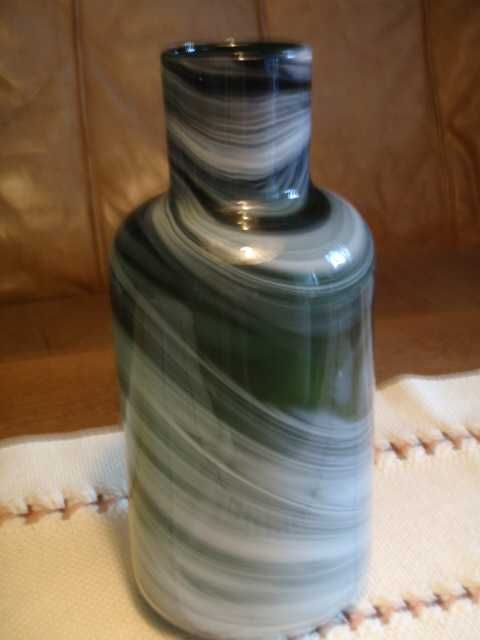 Wazon z  szkla marmurkowego wzoru  Iina Vuorivirta -Finlandia