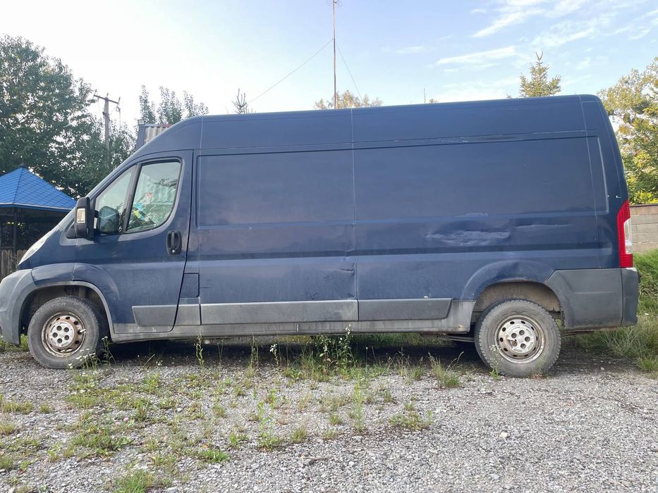 Продам бус під ремонт двигуна