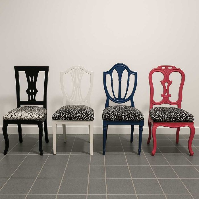 4 cadeiras pintadas com estofo novo