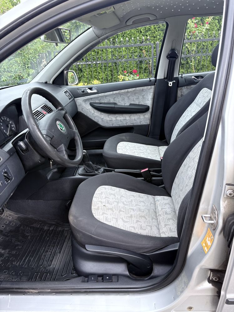 Skoda Fabia_1.4 MPI_2003r_Sedan_Nowy przeglad