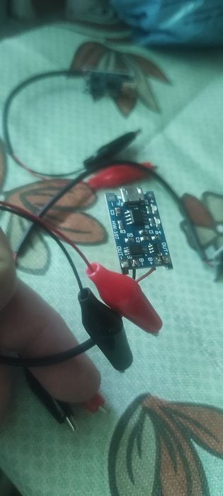 Зарядний пристрій для 18650 і електронок