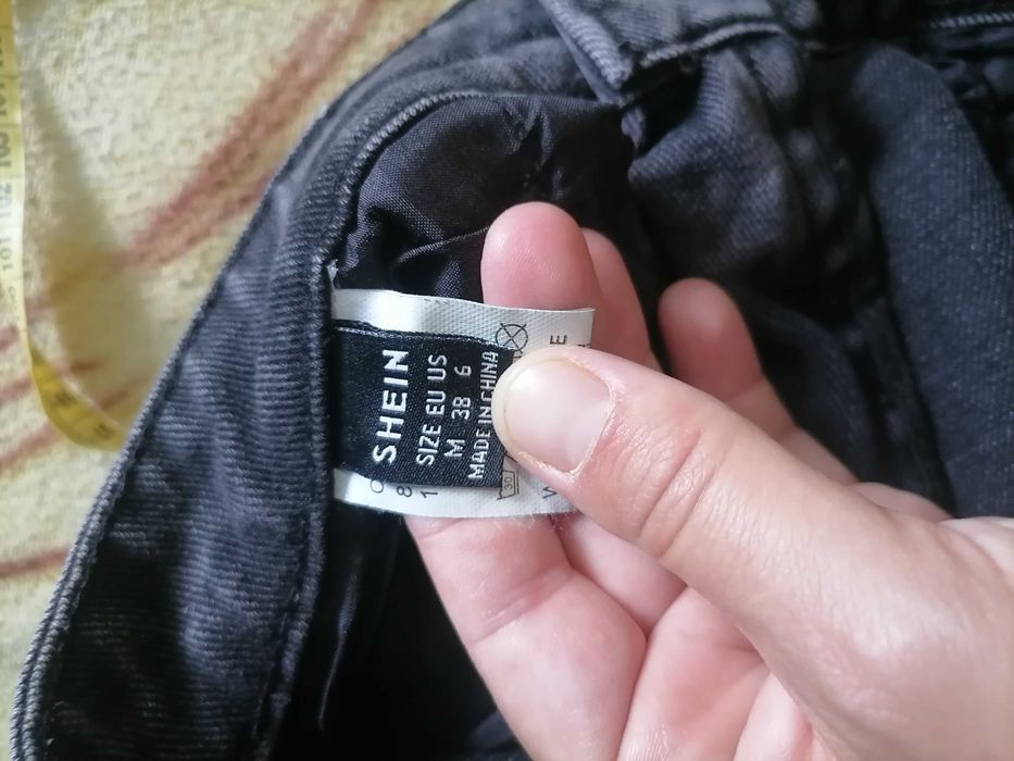 Krótkie spodenki damskie