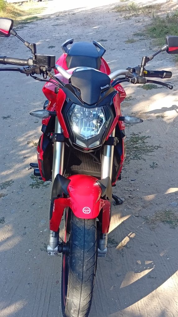 Mota Benelli bn 125 com 19 mil e tal kilometros está como nova mesmo