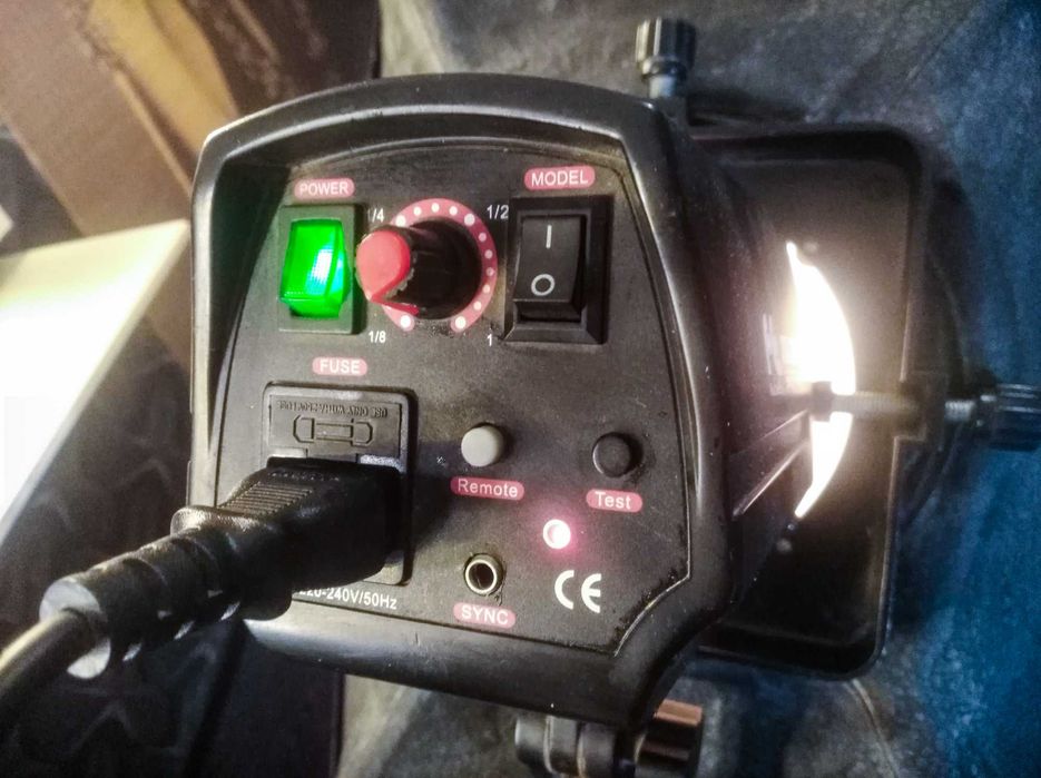 Набор студийного света Falcon Eyes SS на 3 вспышки + аксессуари