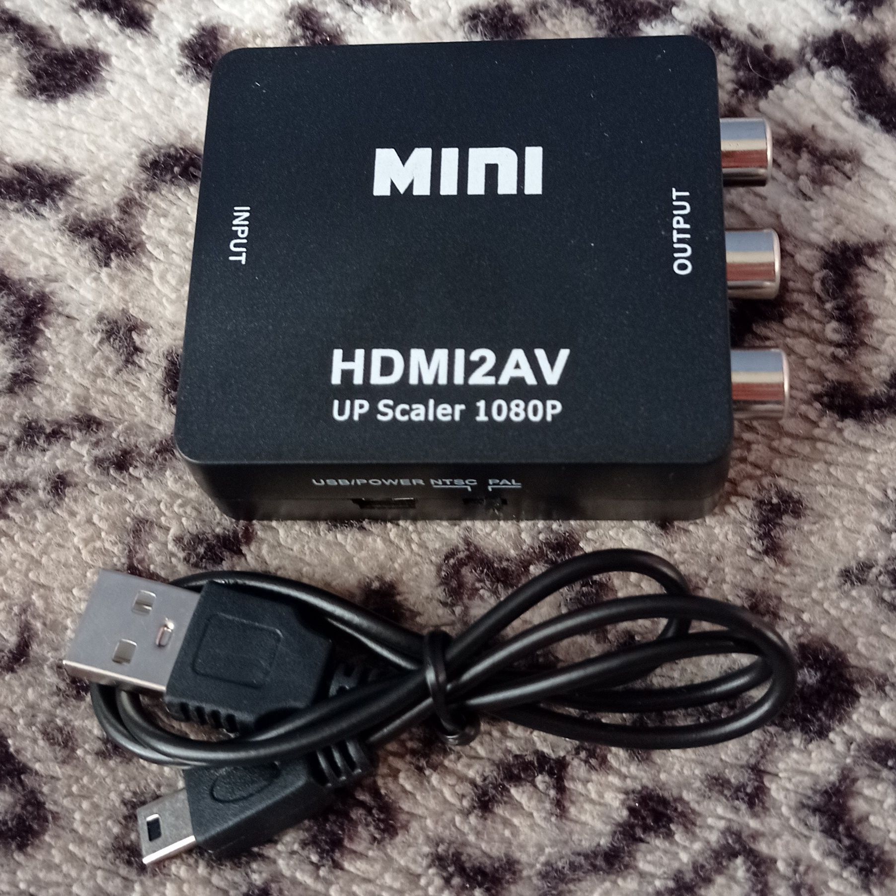 Конвертер з HDM на AVI в комплекті HDMI і AVI кабелі