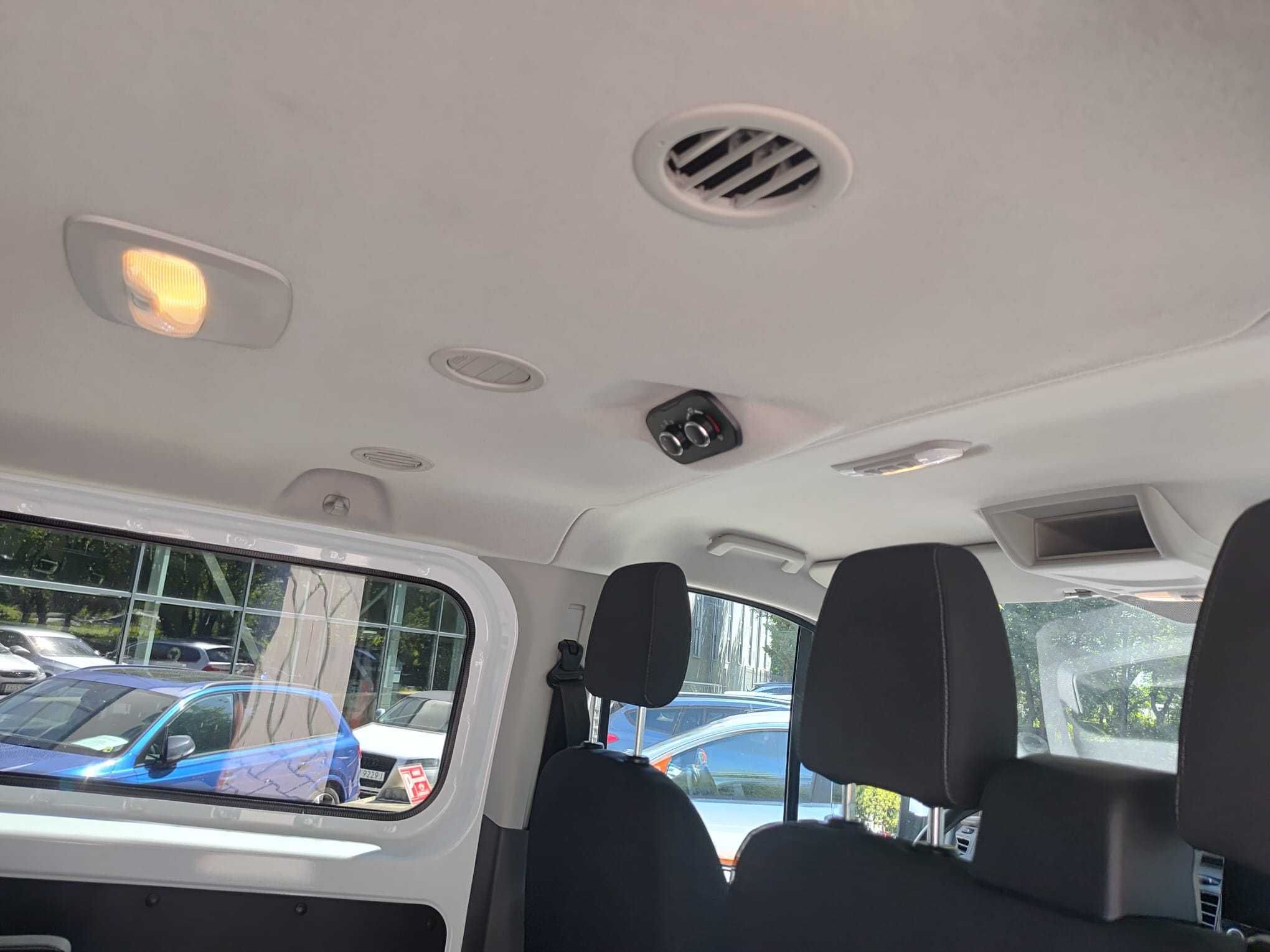 Wynajem busa 9 osobowego Ford Transit Custom