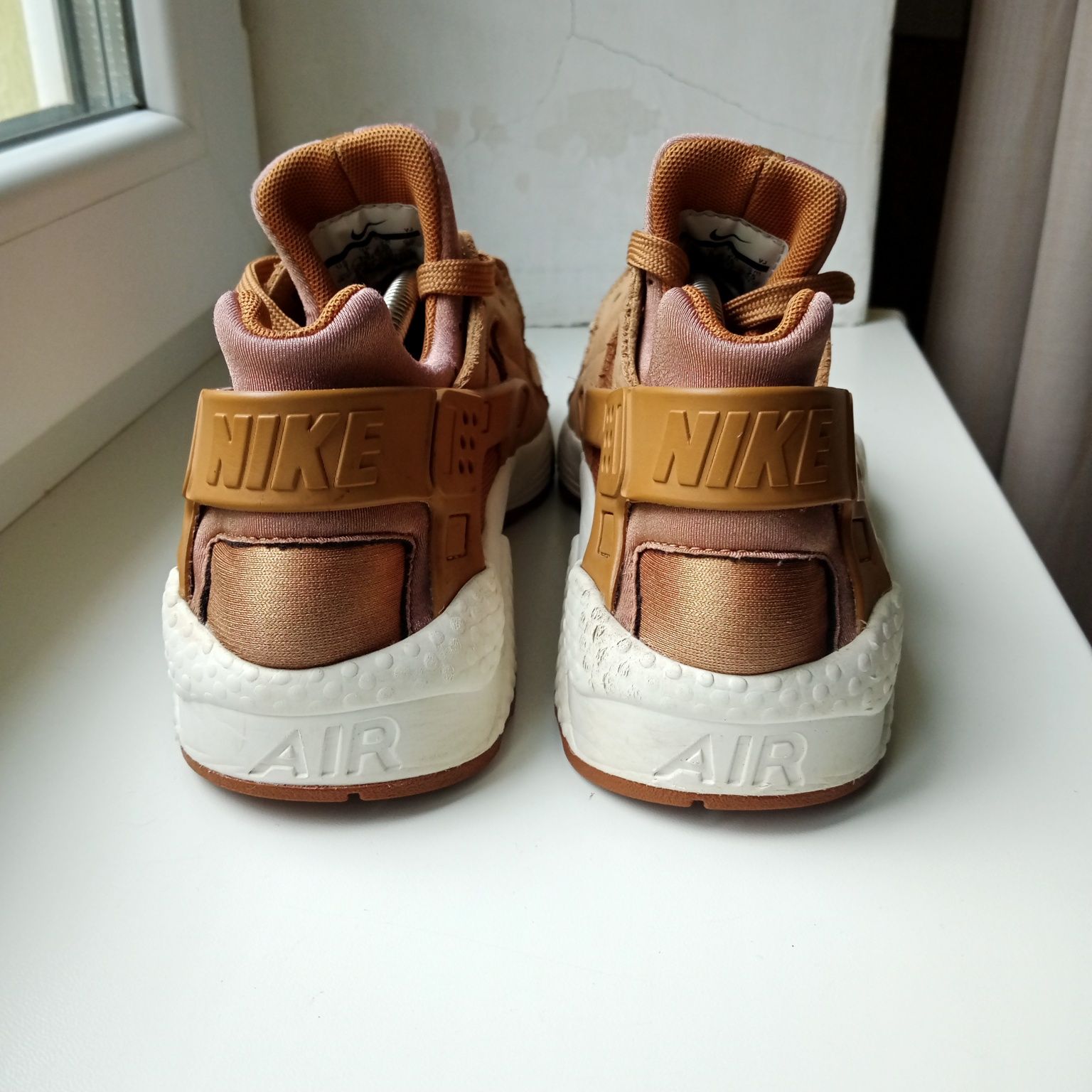 Кросівки NIKE HUARACHE розмір 39. Оригінал
