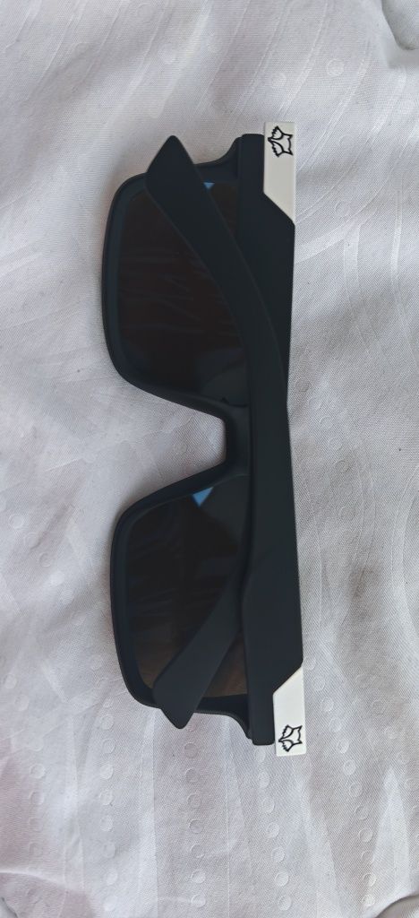 Nowe eleganckie okulary przeciwsłoneczne marki Fox z filtrem uv400
