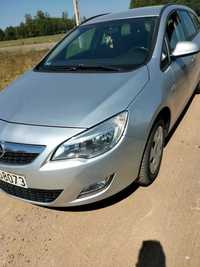 Opel astra j 2011