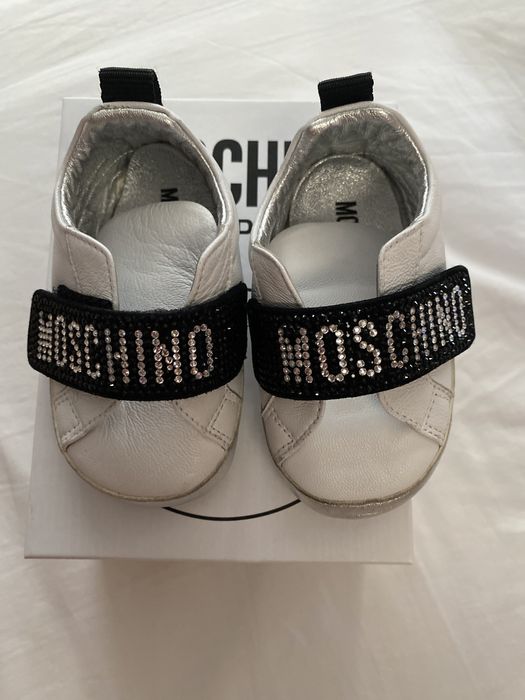 Buciki niechodki Moschino