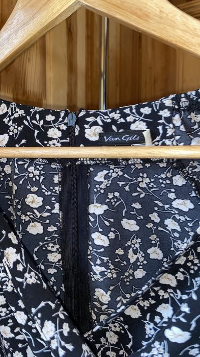 Сукня, плаття.