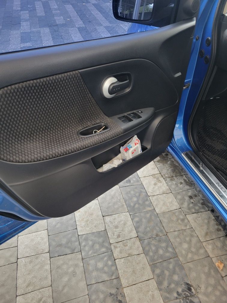 Nissan  note 1,6 automatic