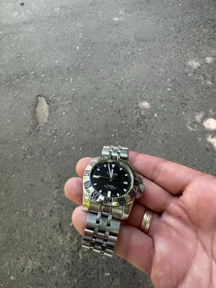 Часы tudor hydronaut