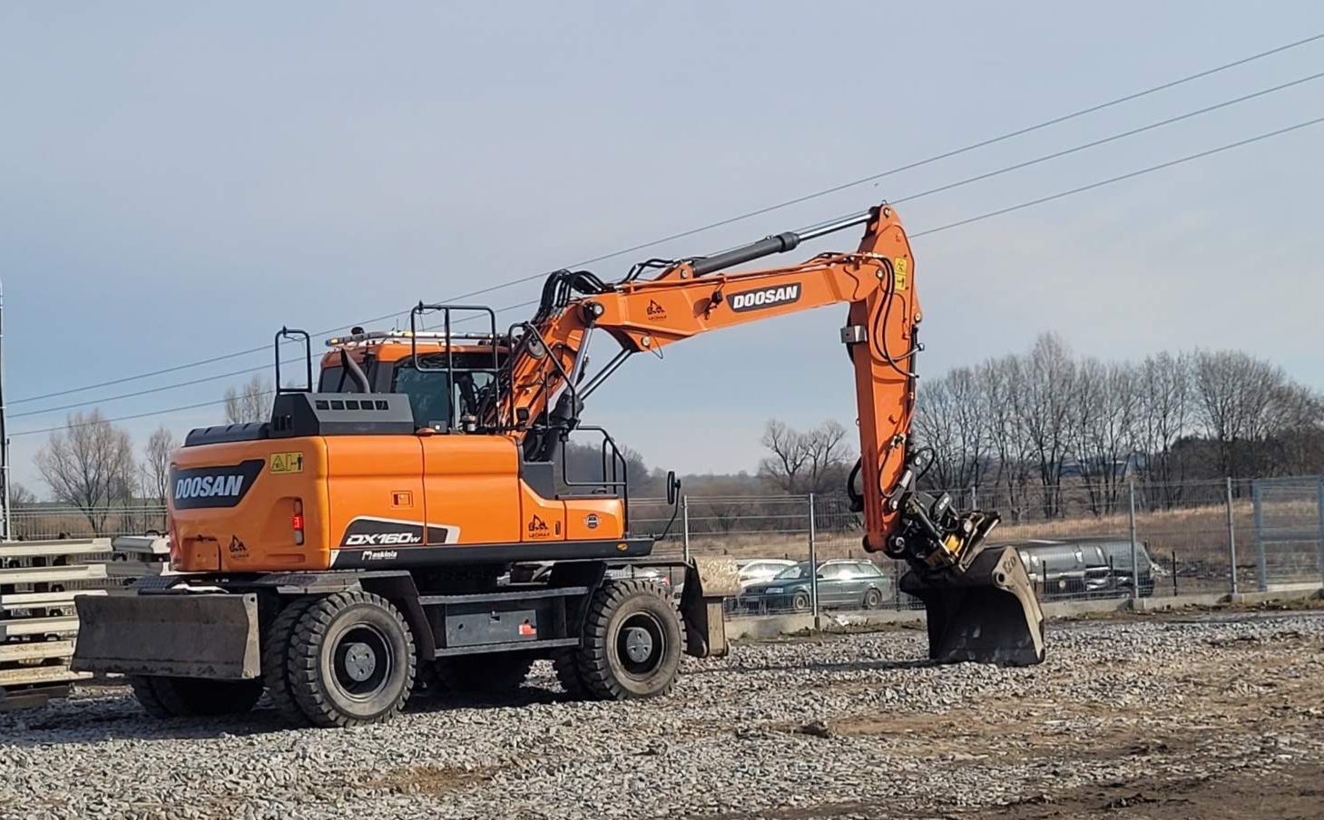Usługi Koparką Kołową, Gąsienicową, Spycharka, Budowa Dróg, Transport