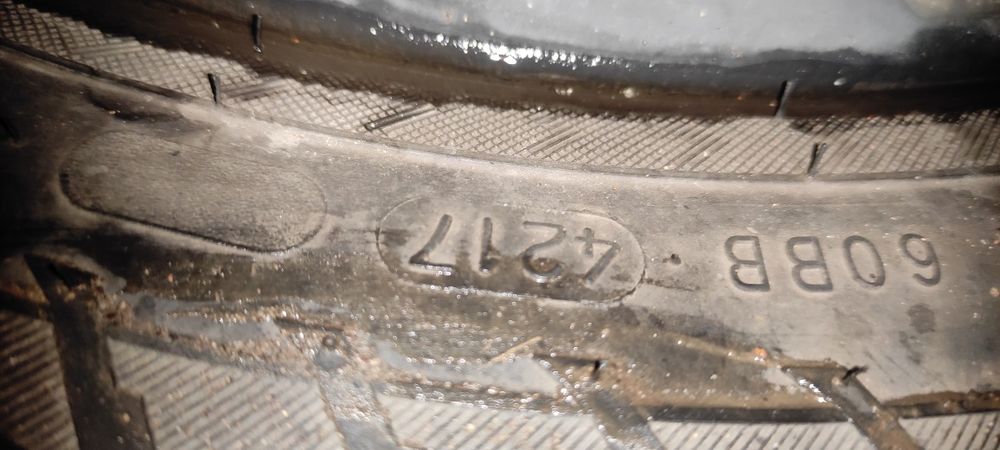 215/65/16 дві шт. Pirelli , дві шт. Nokian зимова резина + диски Kia