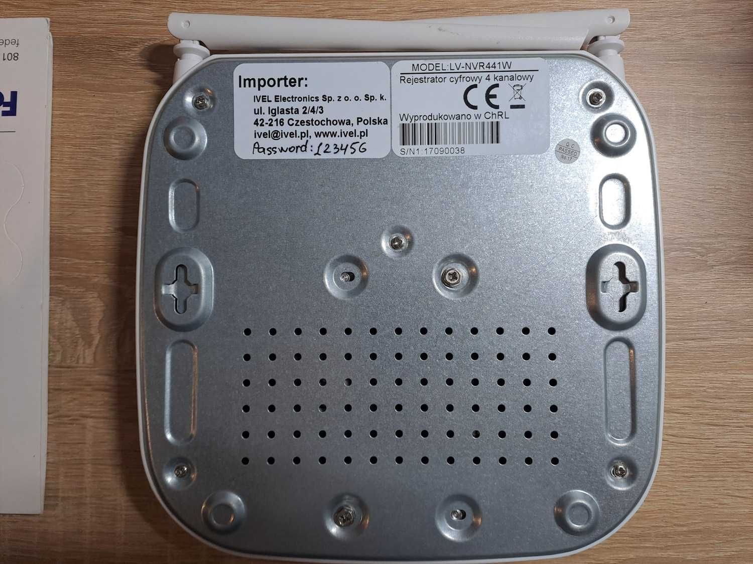 Rejestrator cyfrowy LV-NVR441W z dyskiem twardym 1TB
