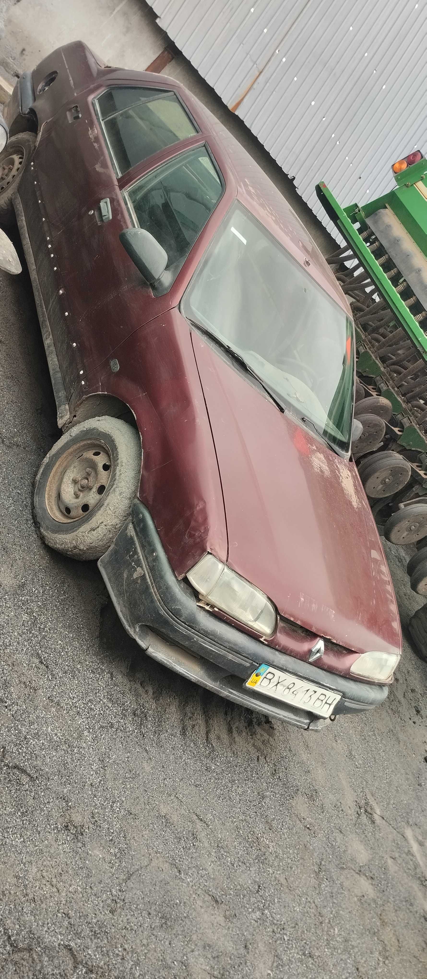 Автомобіль RENAULT 19