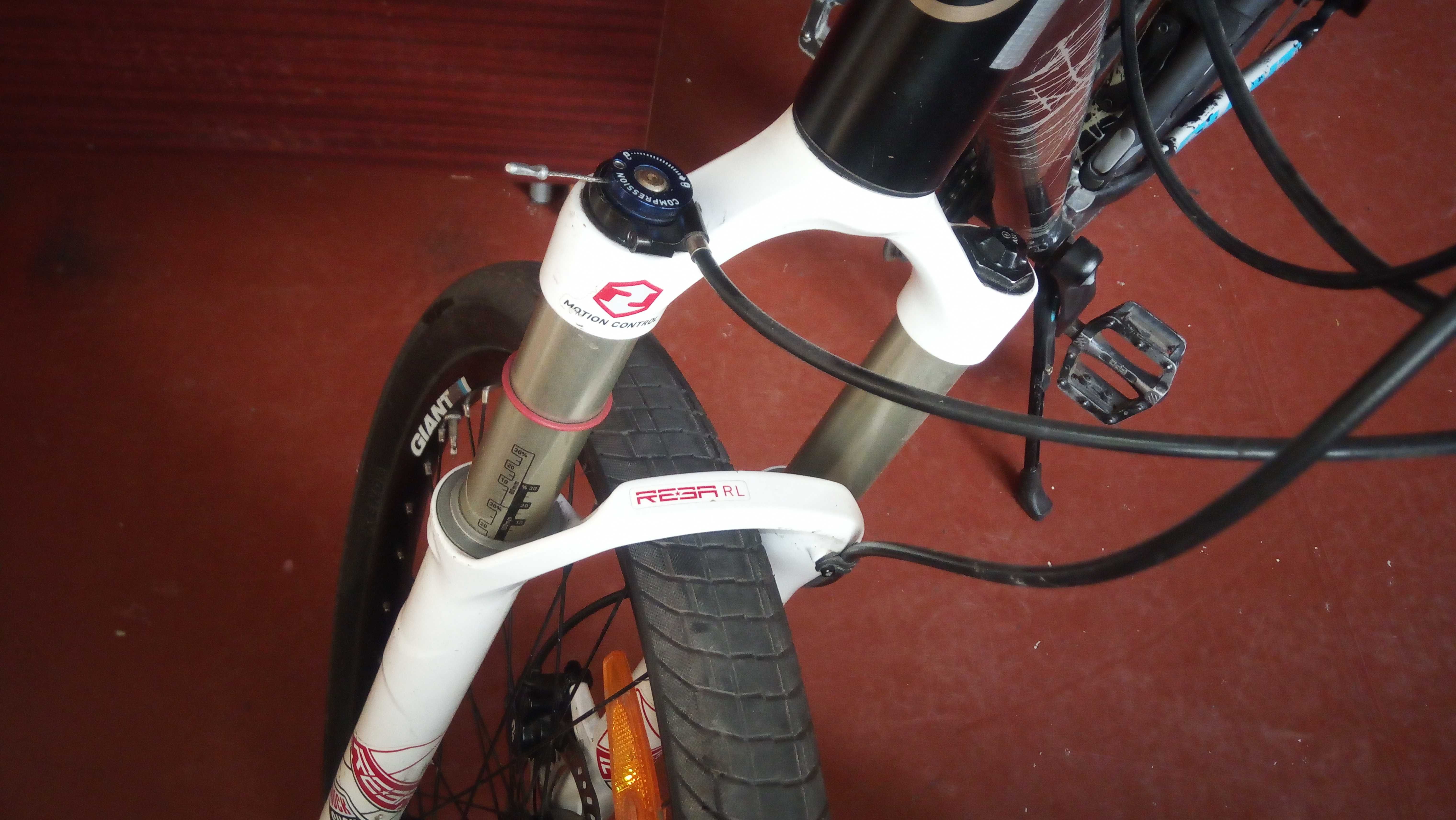 Giant split cross. Вилка Rock shox Reba