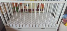 Łóżeczko dla dziecka drewniane z szufladą