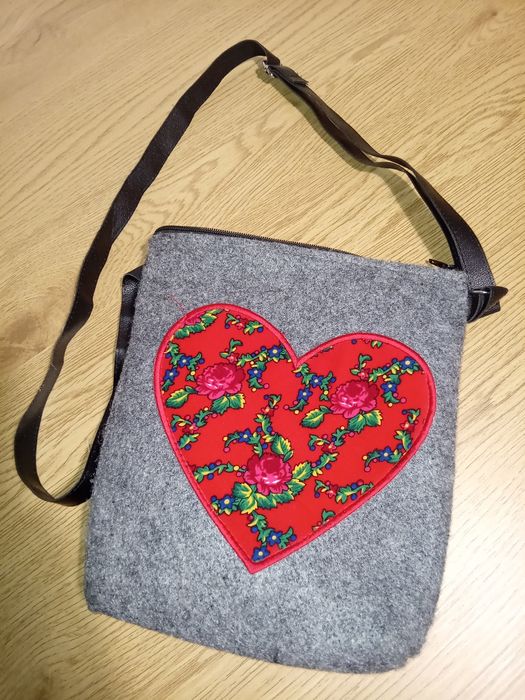 Torebka z filcu 27x23cm