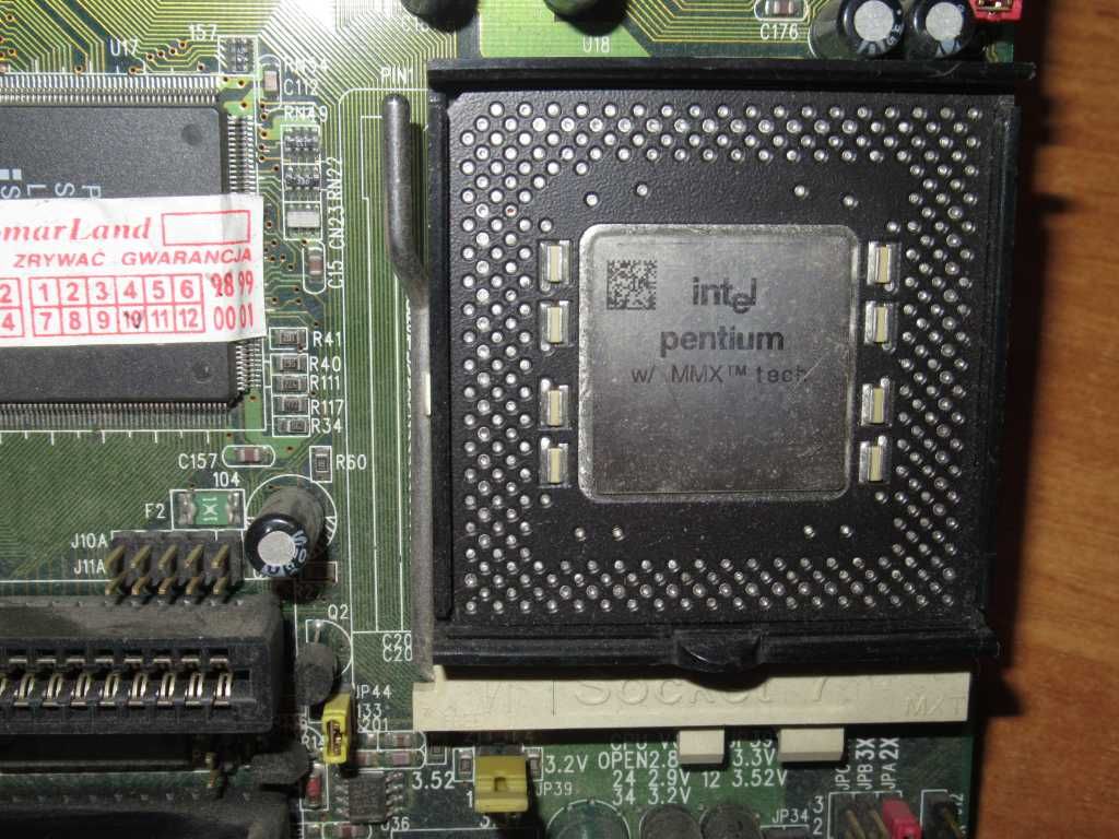 Retro PC płyta główna Shuttle HOT-555A Rev 3.2 + Pentium MMX Socket 7