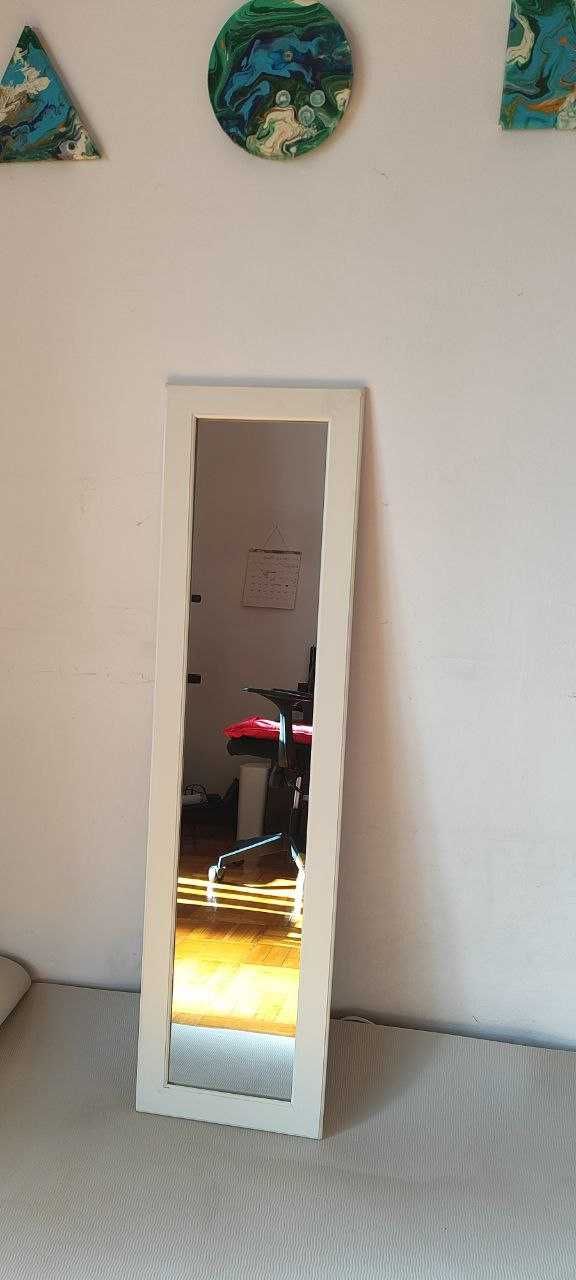 Espelho branco com moldura / White framed mirror