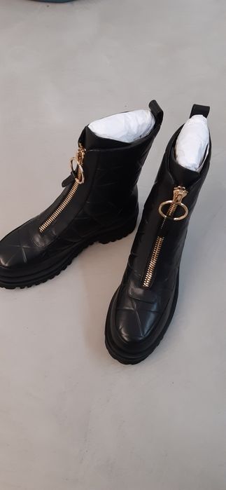 Botins de luxo Lola Cruz