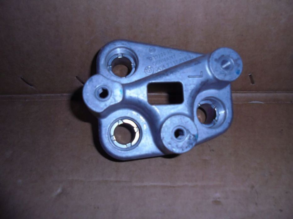 UCHWYT LOZYSKA DACHU LEWY BMW 3 E93 CABRIO 7157755