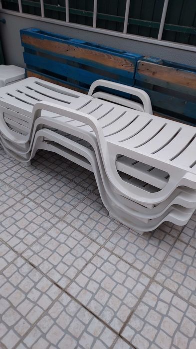 Cadeiras de piscina